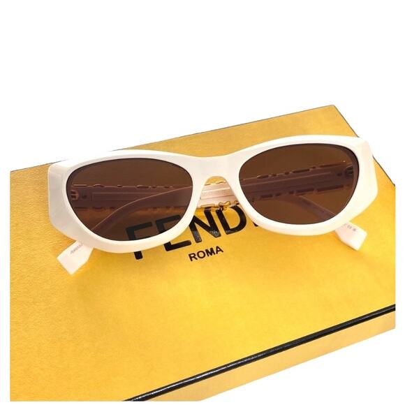 Fendace Cat Eye Ivory White Gold Logo Sunglasses Fendi Versace - Picture 8 of 8